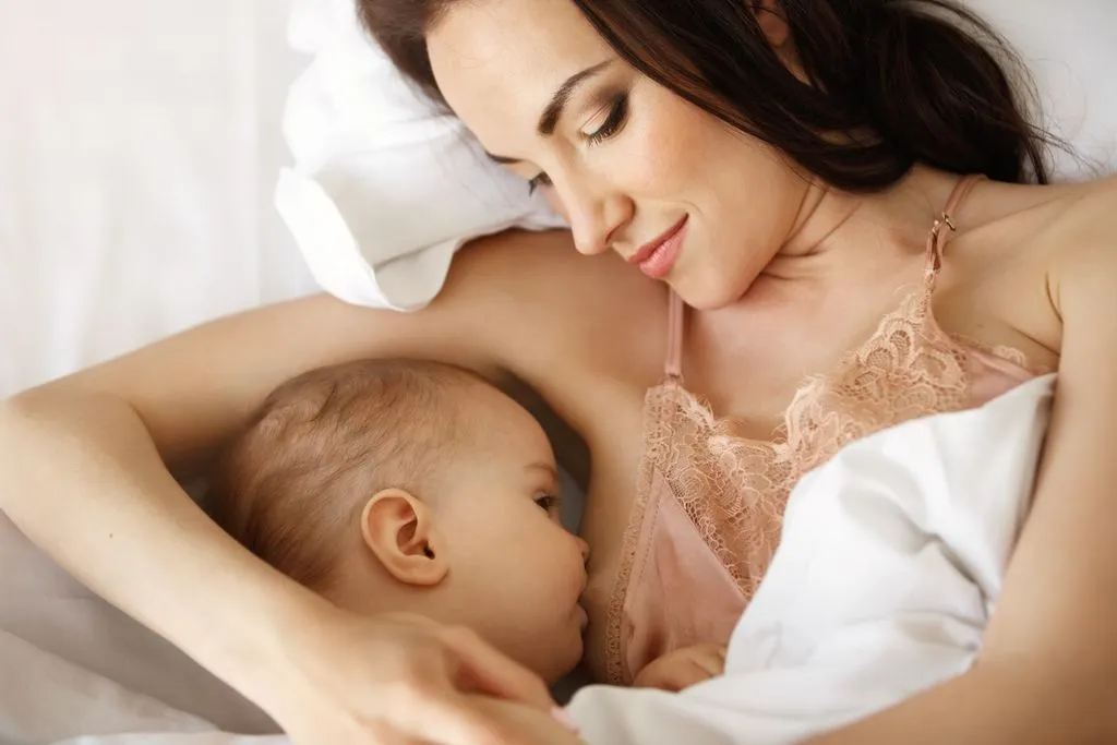 Dezvăluind cele mai mari 34 de mituri despre alăptare: ce trebuie să știți ca mamă