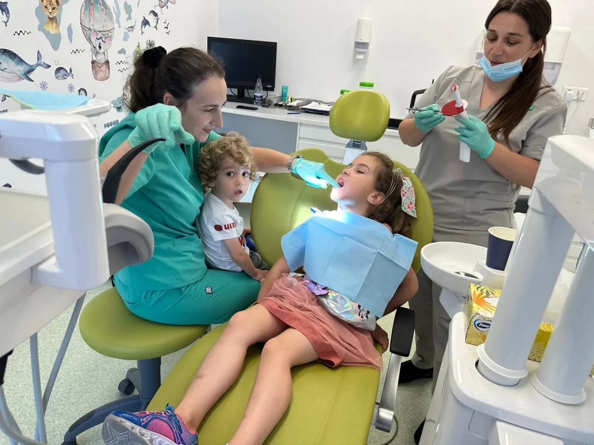 Descoperă Centrul Stomatologic pentru Copii din Cluj-Napoca: Zâmbete sănătoase încă de la vârste fragede, sub îndrumarea doamnei doctor Alexandra Maxim